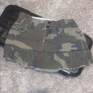 Abercrombie and Finch vintage cargo skirt in Camo